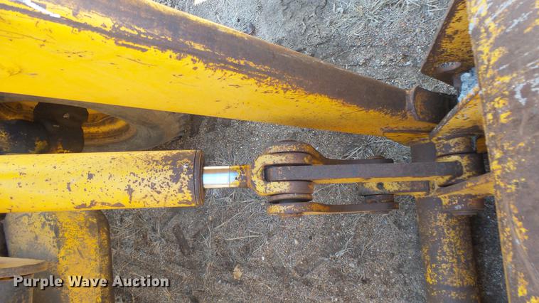 image for item DG2784 John Deere JD410 backhoe