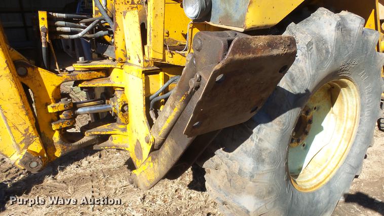 image for item DG2784 John Deere JD410 backhoe