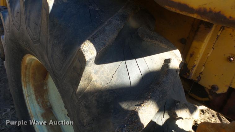 image for item DG2784 John Deere JD410 backhoe