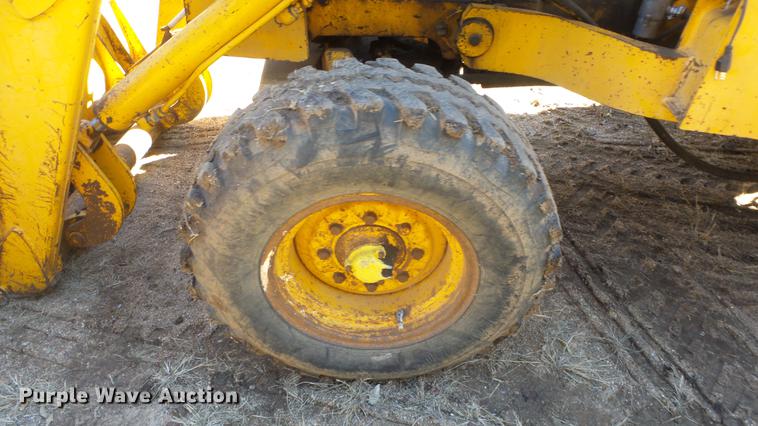 image for item DG2784 John Deere JD410 backhoe