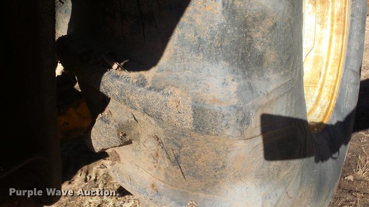 image for item DG2784 John Deere JD410 backhoe