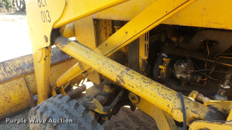 image for item DG2784 John Deere JD410 backhoe