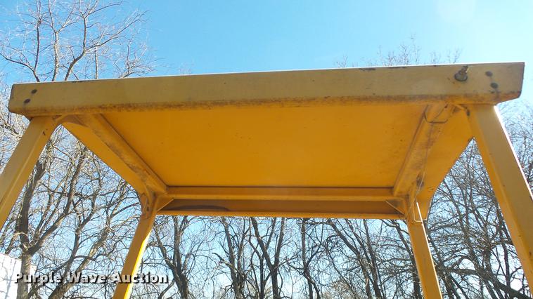 image for item DG2784 John Deere JD410 backhoe