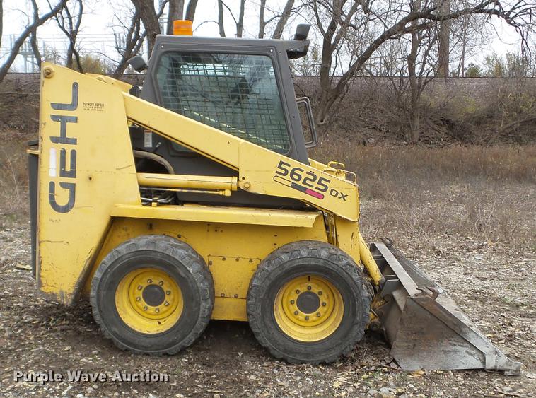 image for item DX9718 1996 Gehl SL5625 skid steer