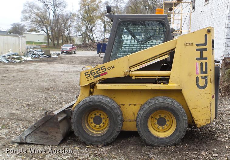 image for item DX9718 1996 Gehl SL5625 skid steer