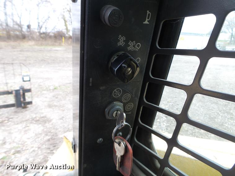 image for item DX9718 1996 Gehl SL5625 skid steer