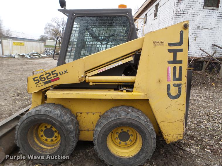 image for item DX9718 1996 Gehl SL5625 skid steer