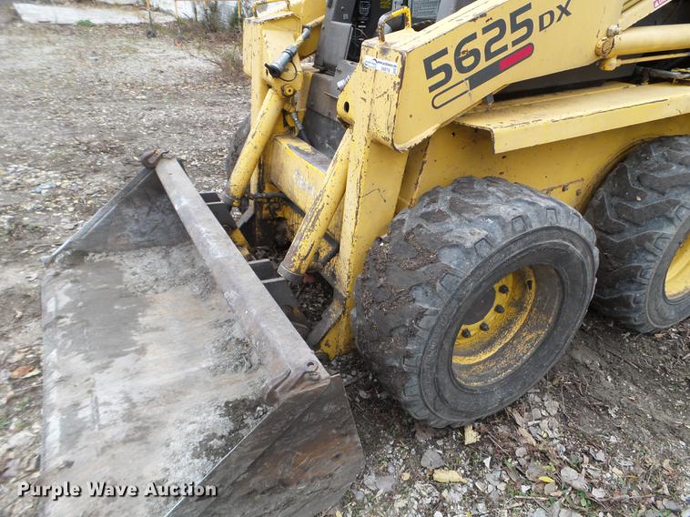 image for item DX9718 1996 Gehl SL5625 skid steer
