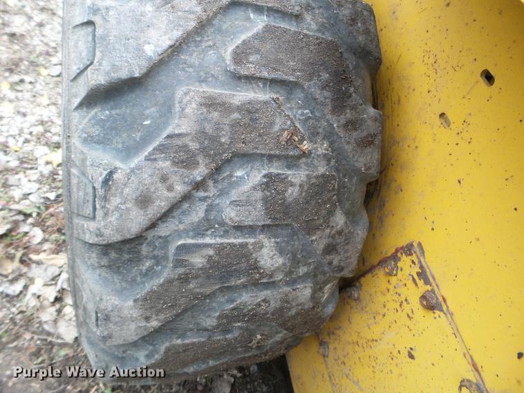 image for item DX9718 1996 Gehl SL5625 skid steer