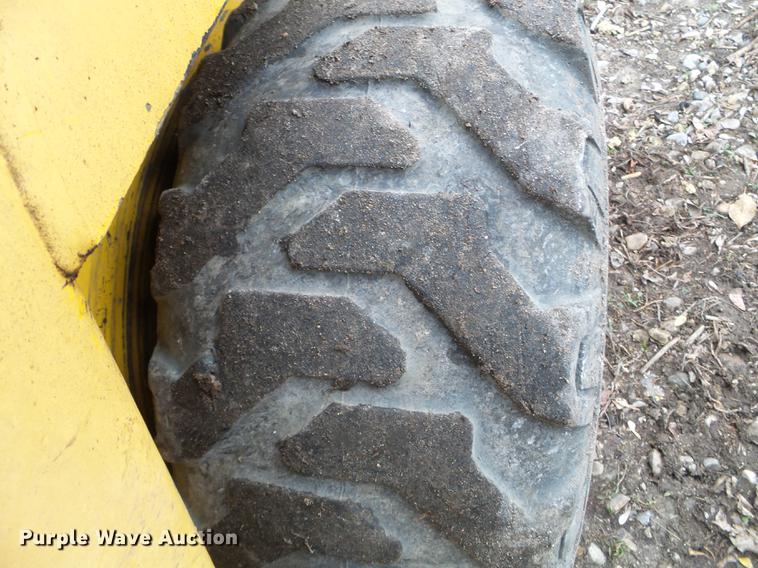 image for item DX9718 1996 Gehl SL5625 skid steer