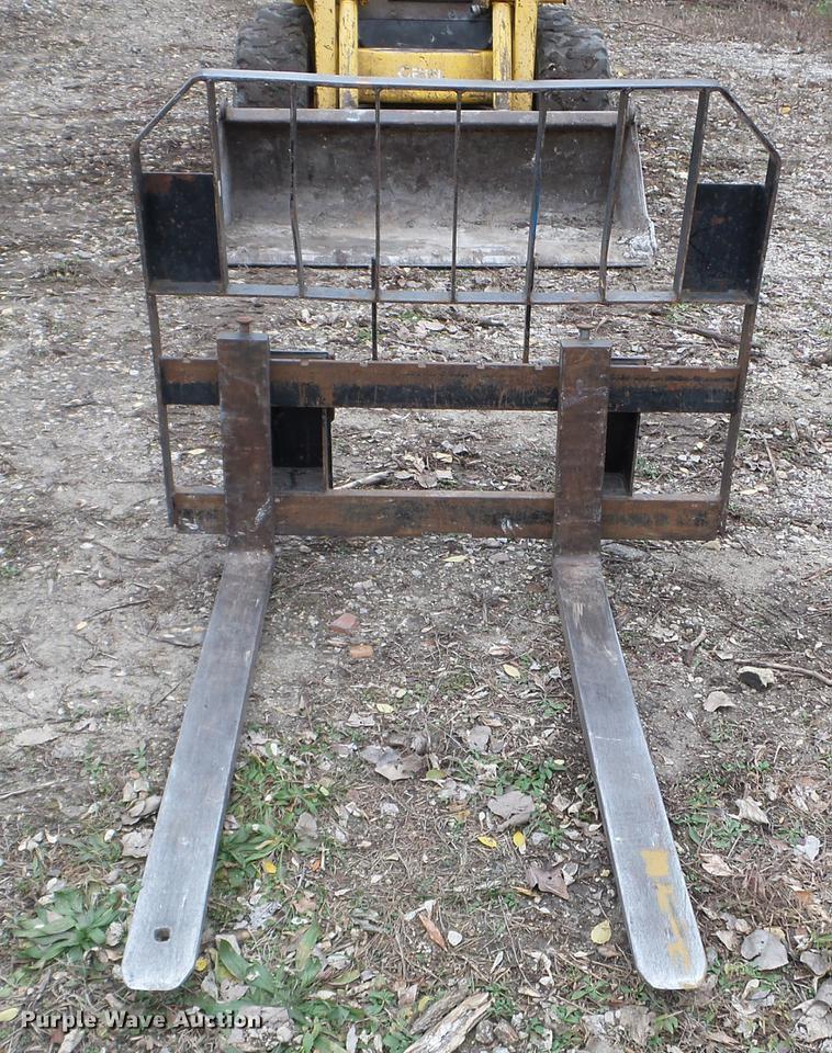 image for item DX9718 1996 Gehl SL5625 skid steer