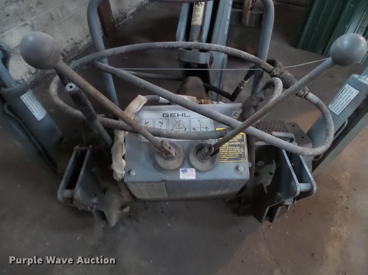 image for item DX9718 1996 Gehl SL5625 skid steer