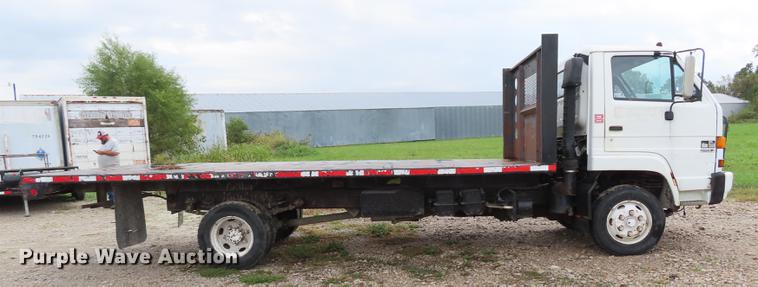 image for item EI9985 1993 Isuzu NPR dump flatbed truck