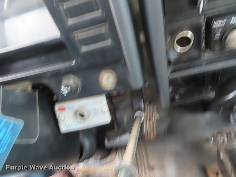 image for item EI9985 1993 Isuzu NPR dump flatbed truck