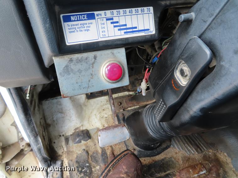 image for item EI9985 1993 Isuzu NPR dump flatbed truck