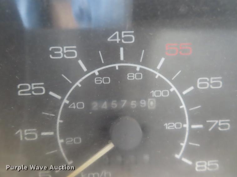 image for item EI9985 1993 Isuzu NPR dump flatbed truck