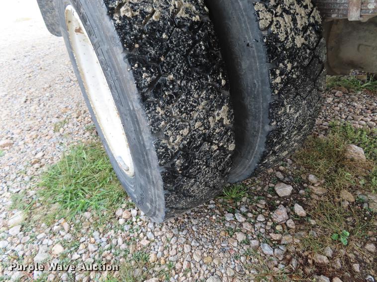 image for item EI9985 1993 Isuzu NPR dump flatbed truck