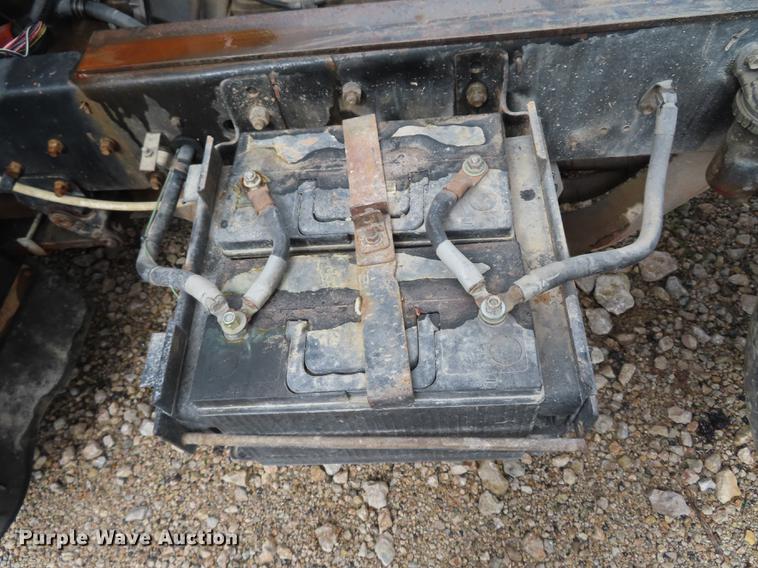 image for item EI9985 1993 Isuzu NPR dump flatbed truck