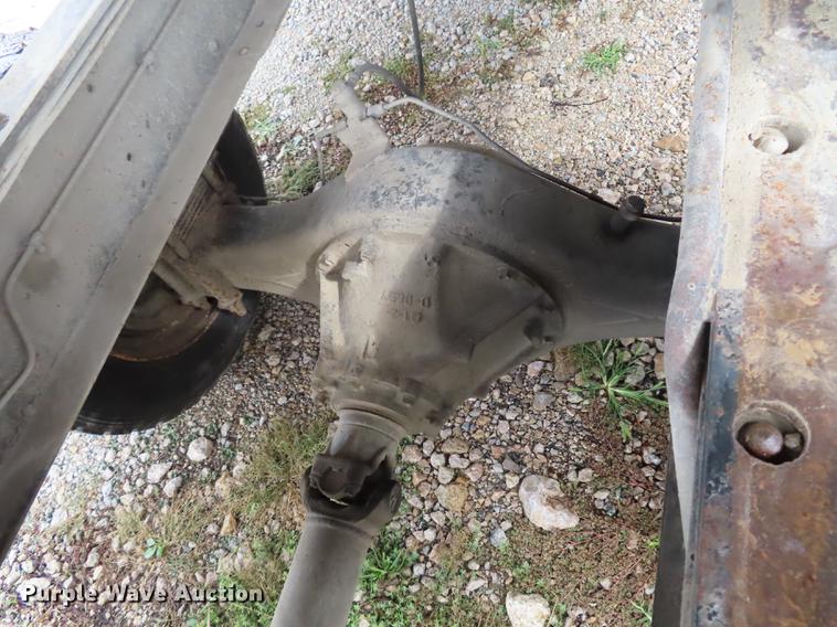 image for item EI9985 1993 Isuzu NPR dump flatbed truck