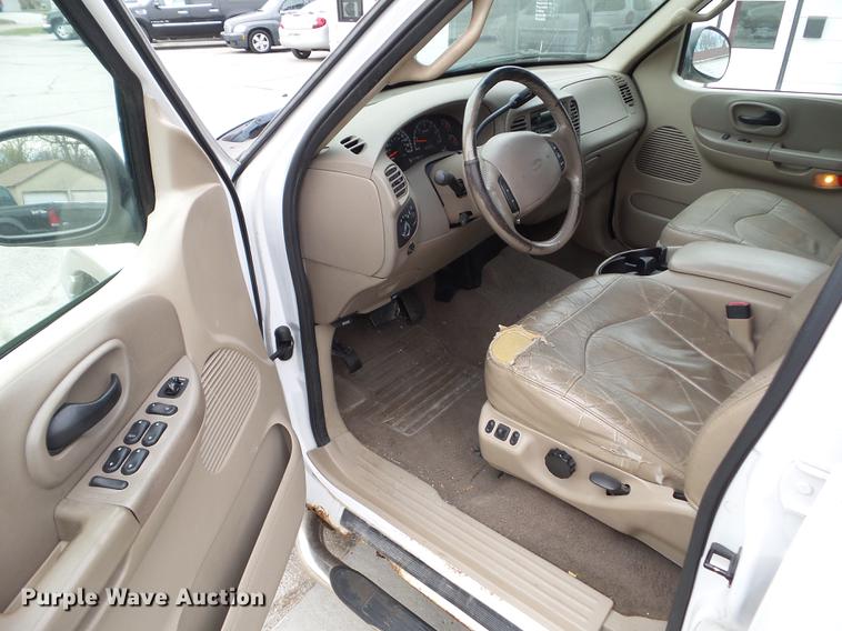 image for item EM9001 2001 Ford F150 SuperCrew pickup truck