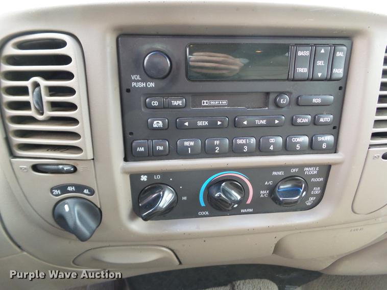 image for item EM9001 2001 Ford F150 SuperCrew pickup truck