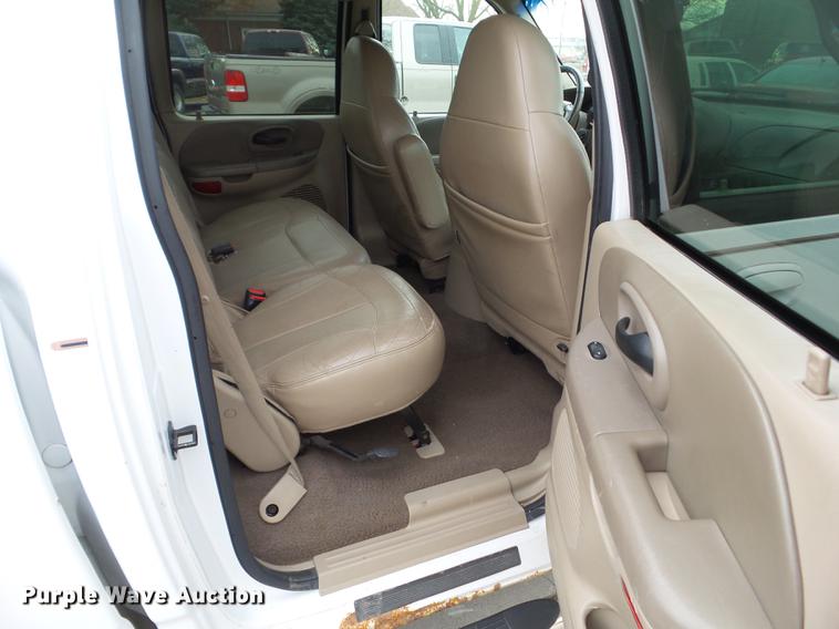 image for item EM9001 2001 Ford F150 SuperCrew pickup truck