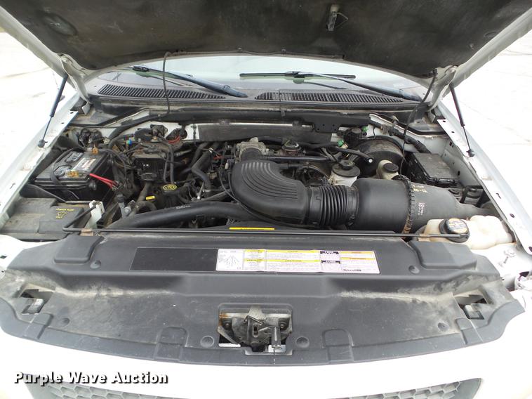 image for item EM9001 2001 Ford F150 SuperCrew pickup truck