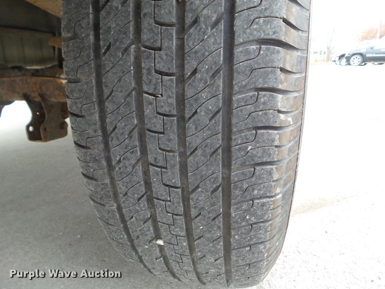 image for item EM9001 2001 Ford F150 SuperCrew pickup truck