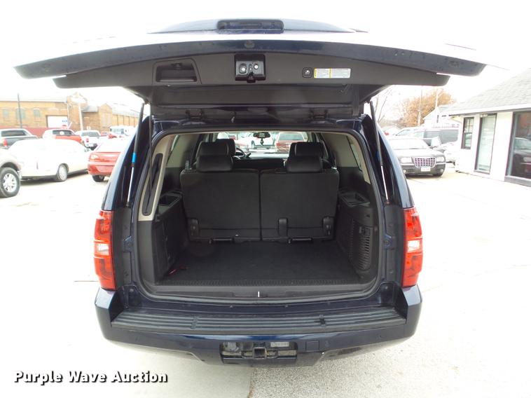 image for item EM9002 2007 Chevrolet Suburban 1500 LTZ SUV