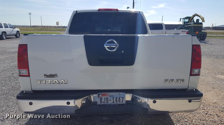 image for item EN9636 2005 Nissan Titan Crew Cab pickup truck
