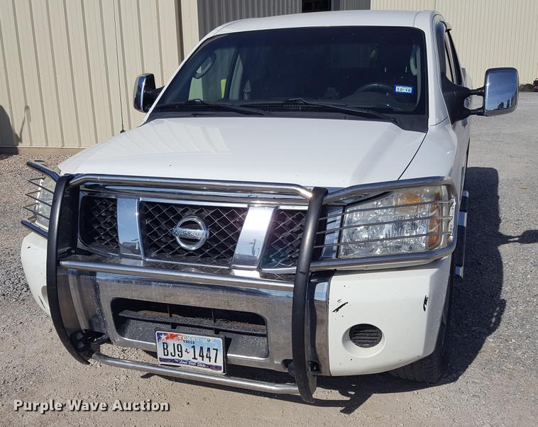 image for item EN9636 2005 Nissan Titan Crew Cab pickup truck