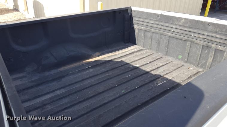 image for item EN9636 2005 Nissan Titan Crew Cab pickup truck