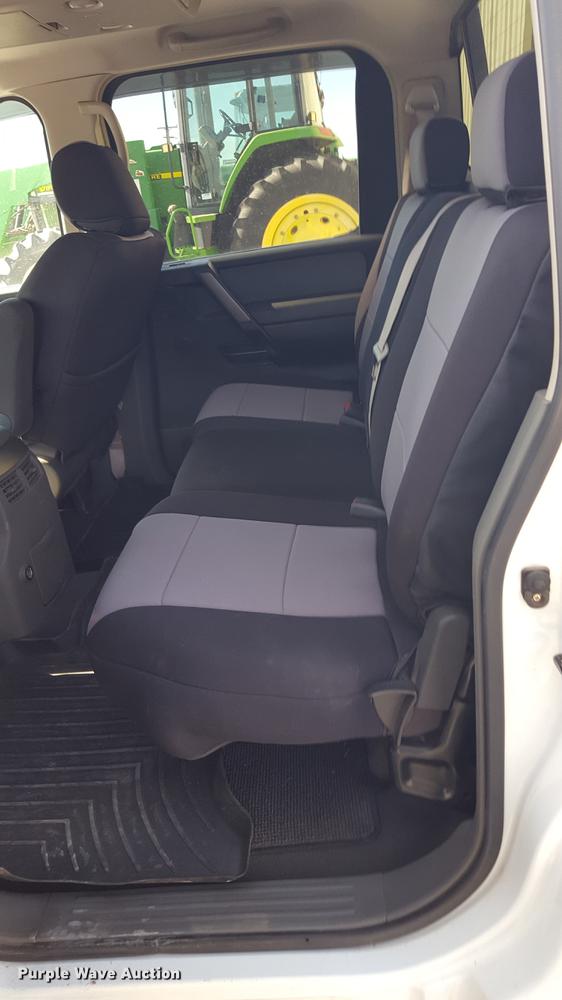 image for item EN9636 2005 Nissan Titan Crew Cab pickup truck