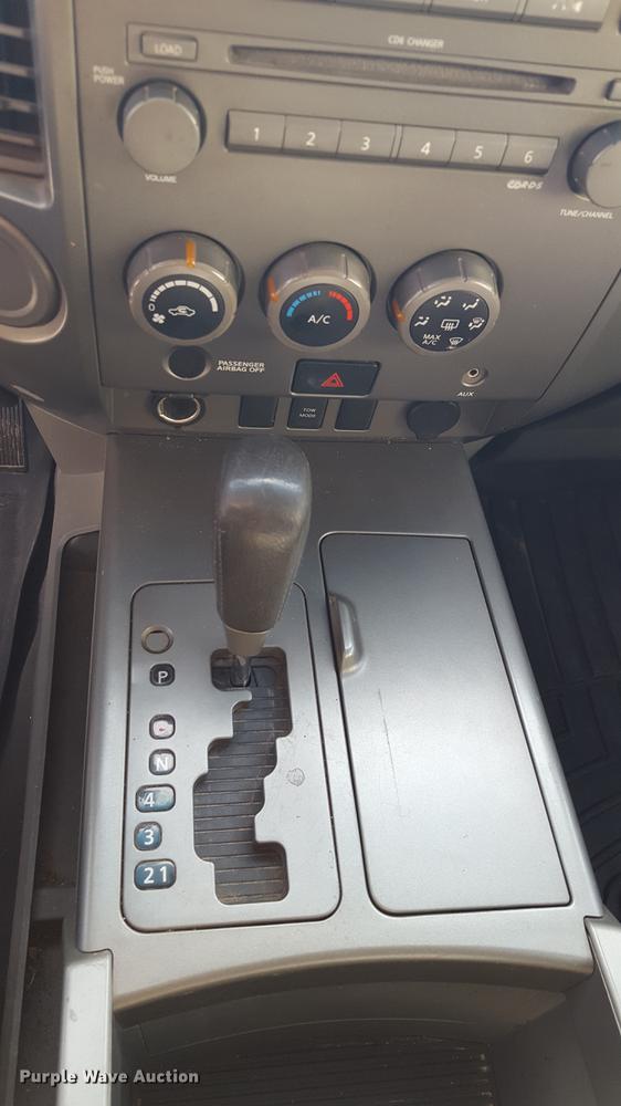 image for item EN9636 2005 Nissan Titan Crew Cab pickup truck