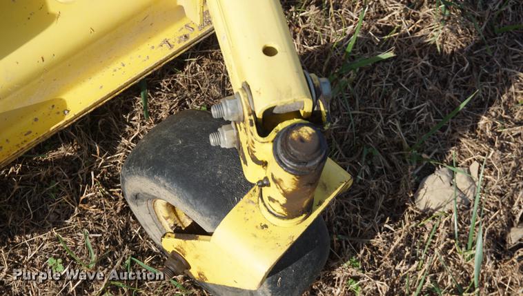 image for item EU9162 John Deere F525 lawn mower