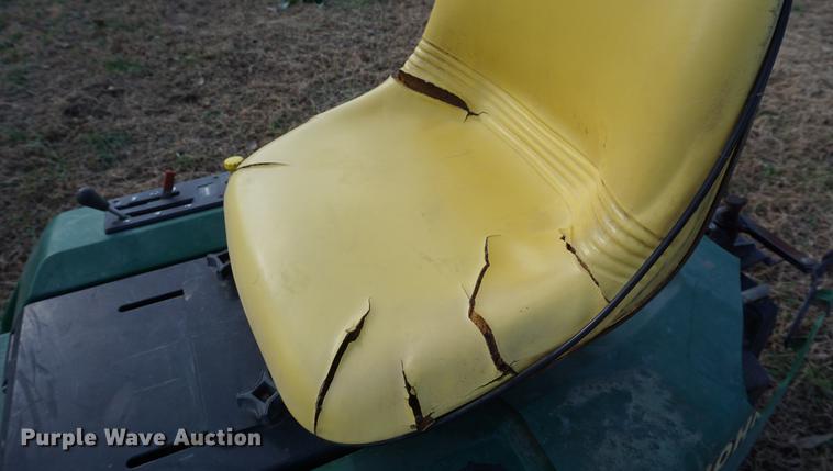 image for item EU9162 John Deere F525 lawn mower