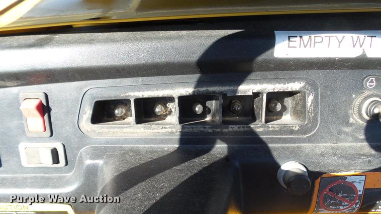 image for item EV9515 2001 John Deere Worksite Gator utility vehicle