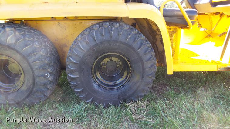 image for item EV9515 2001 John Deere Worksite Gator utility vehicle