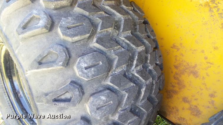 image for item EV9515 2001 John Deere Worksite Gator utility vehicle