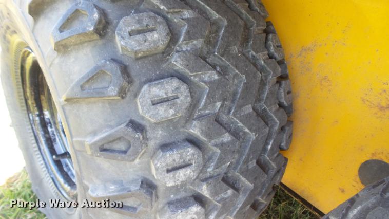 image for item EV9515 2001 John Deere Worksite Gator utility vehicle