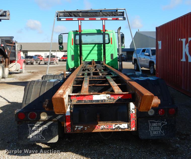 image for item EW9541 2006 International 7400 roll-off container truck