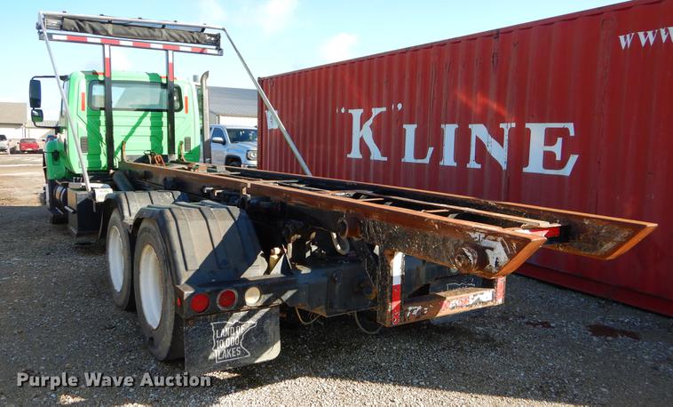 image for item EW9541 2006 International 7400 roll-off container truck