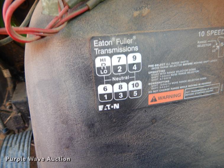 image for item EW9541 2006 International 7400 roll-off container truck