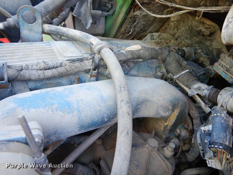 image for item EW9541 2006 International 7400 roll-off container truck