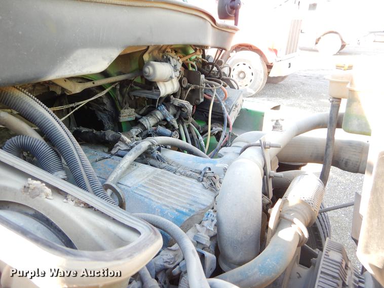 image for item EW9541 2006 International 7400 roll-off container truck