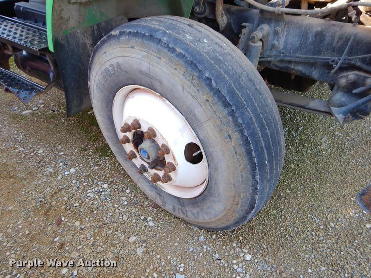 image for item EW9541 2006 International 7400 roll-off container truck