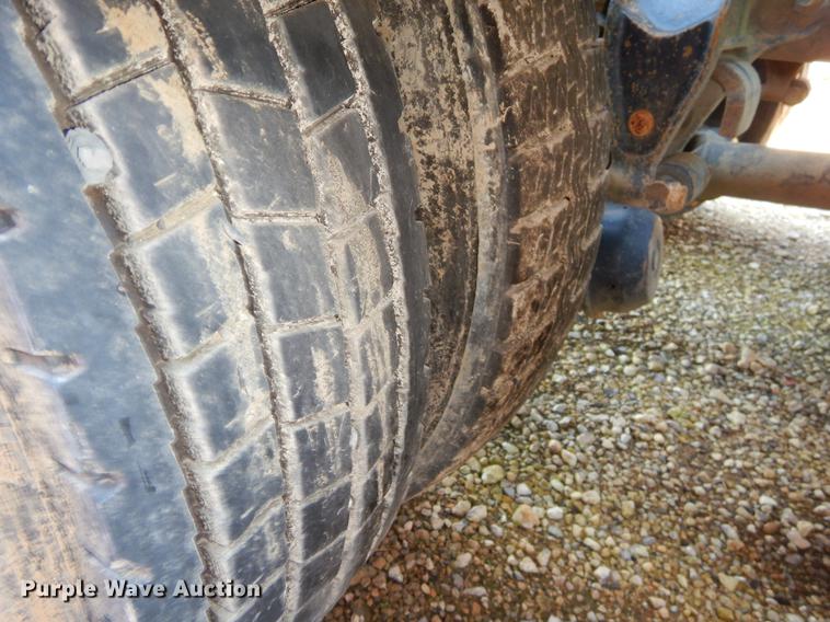 image for item EW9541 2006 International 7400 roll-off container truck