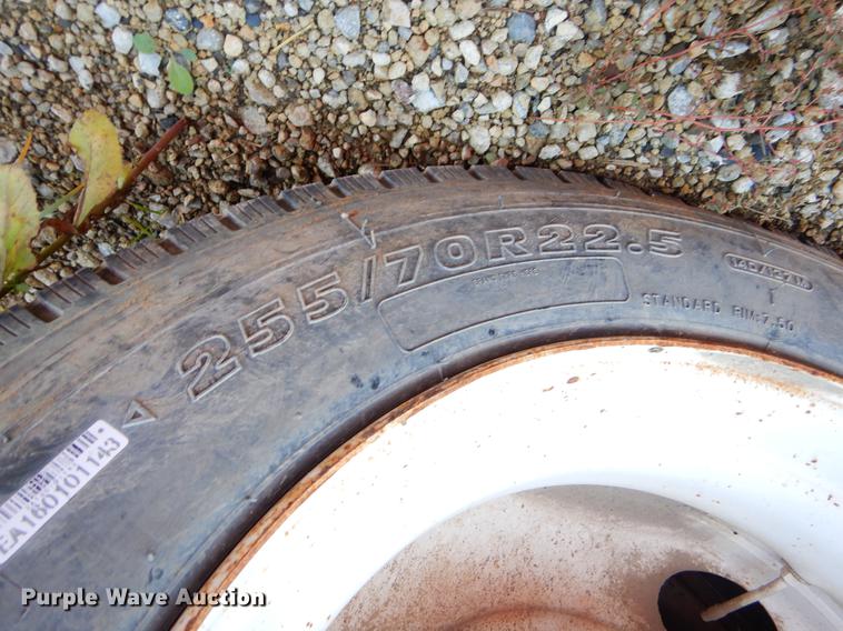 image for item EW9541 2006 International 7400 roll-off container truck