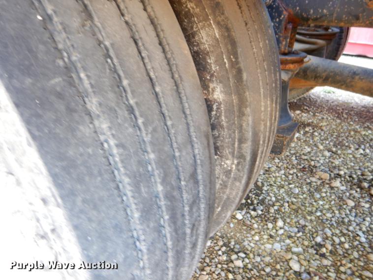 image for item EW9541 2006 International 7400 roll-off container truck