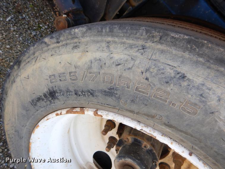 image for item EW9541 2006 International 7400 roll-off container truck